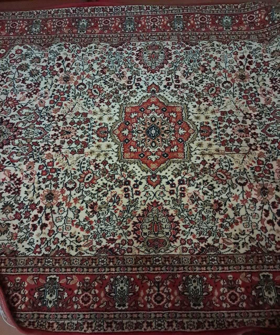 Продам килим 2 *3 б/у