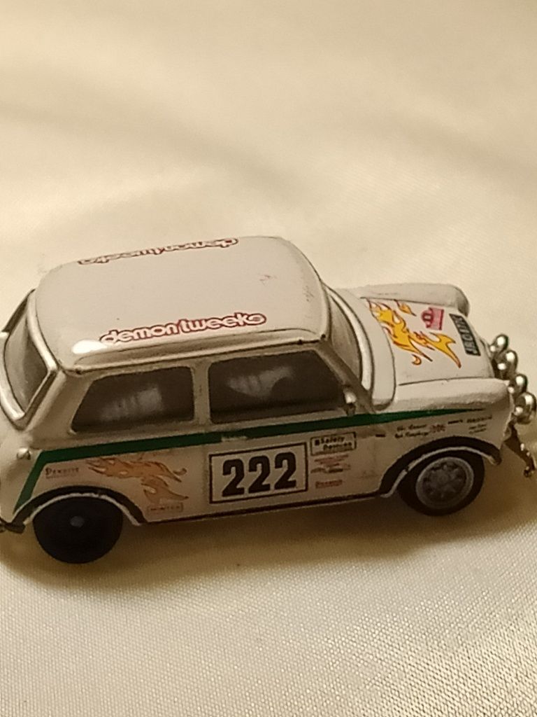 Литая модель автомобиля Demon Tweeks 222 Mini Cooper Rally Car Unboxed