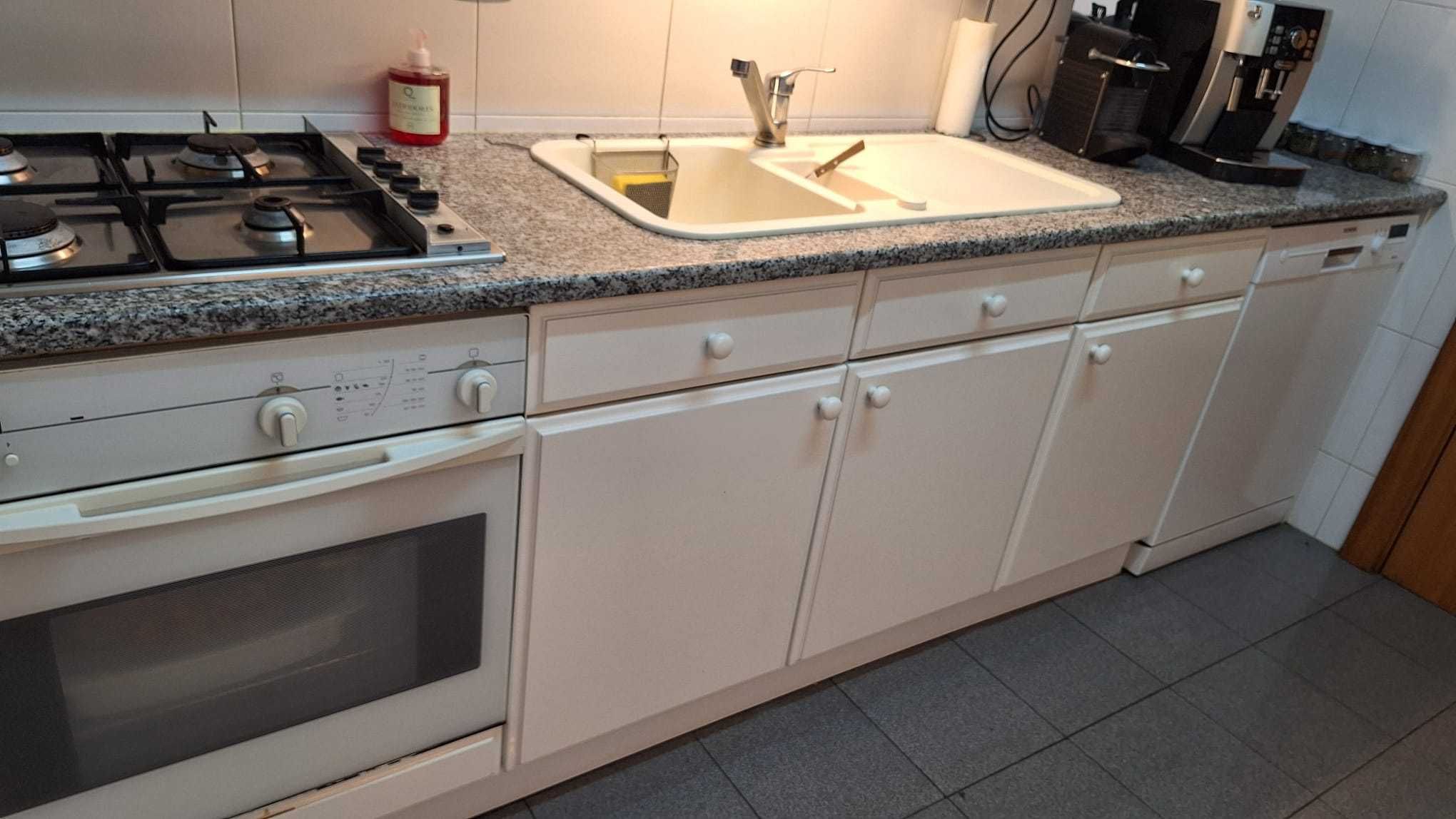 Armários de cozinha lacados