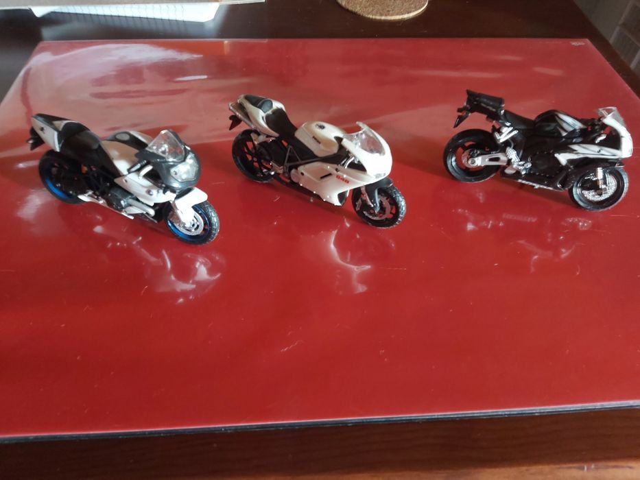 3 motas miniatura
