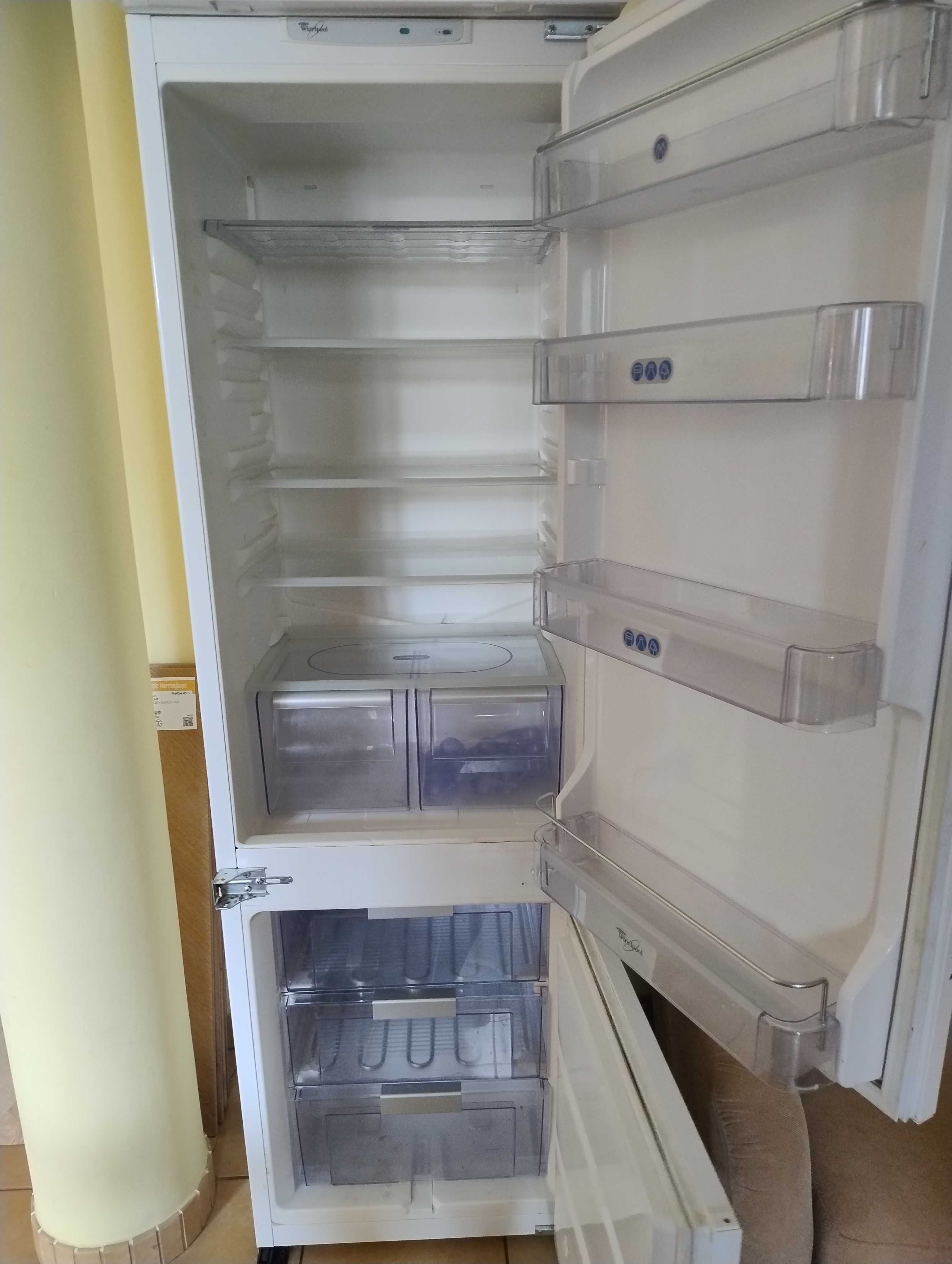 Sprzedam lodówkę Whirlpool pod zabudowę używaną.