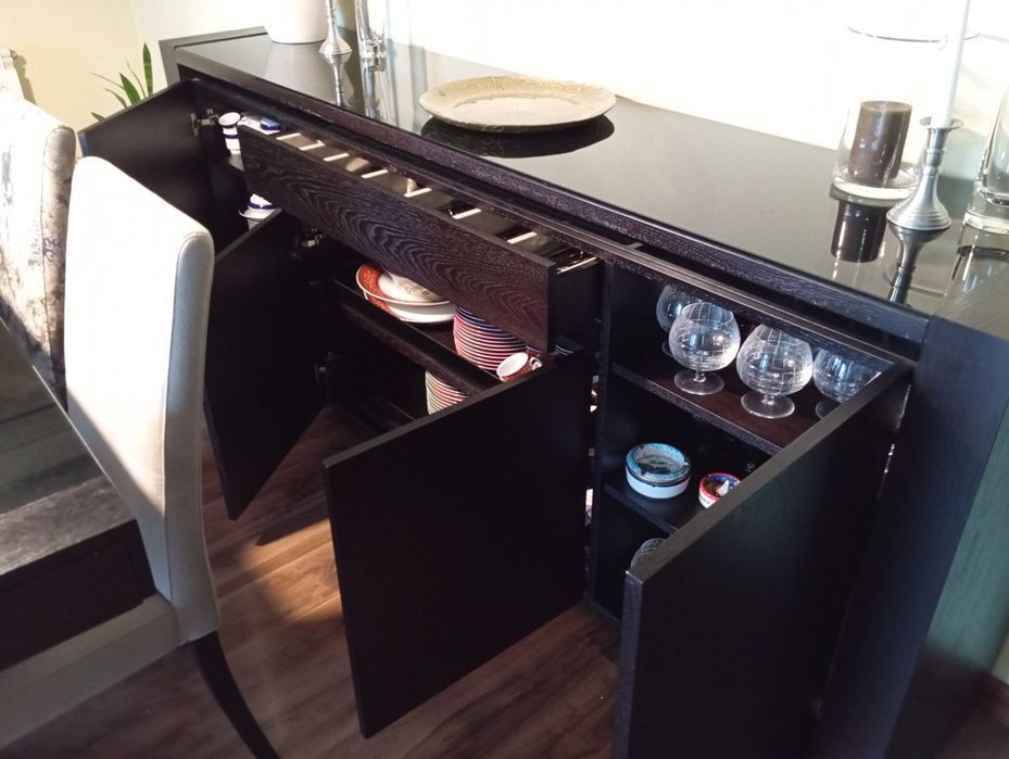 Aparador de sala em wengue