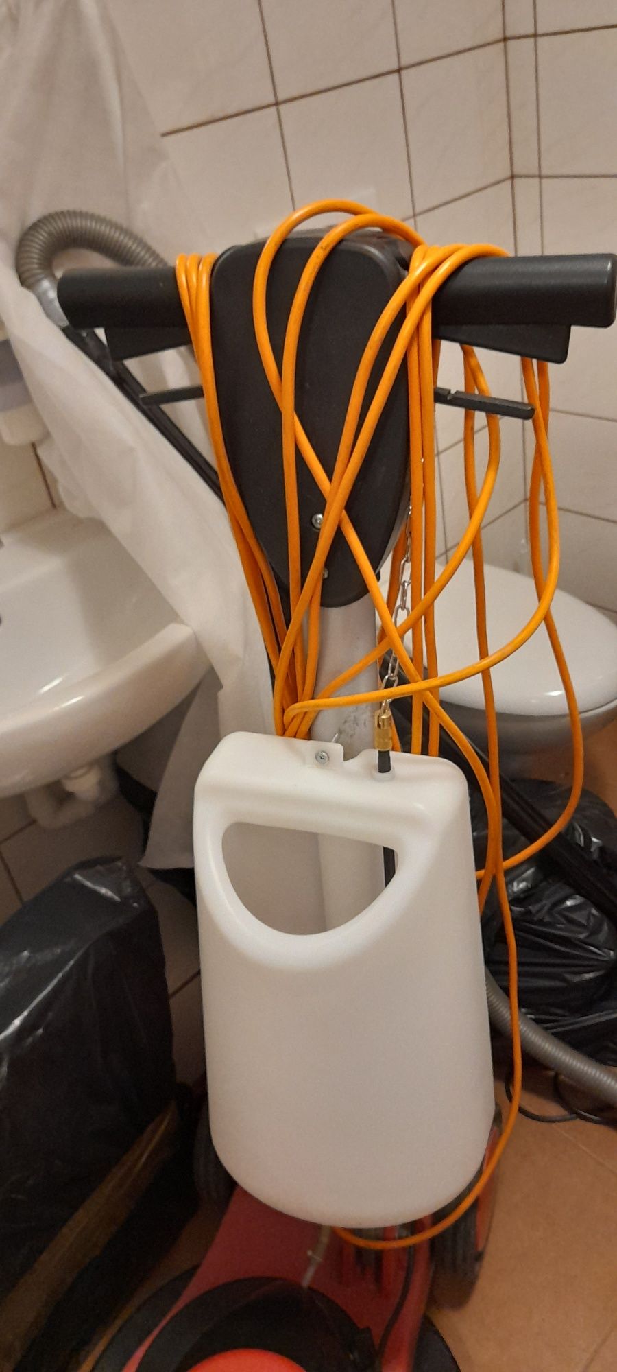 Szorowarka polerka do podłogi jak nowa