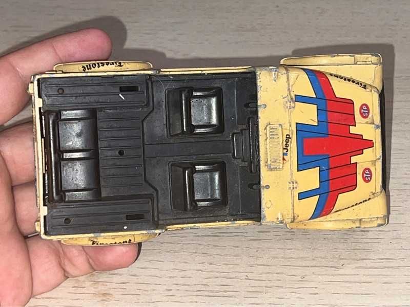 Jeep Wrangler CJ-7 1  24 Bburago – Miniatura Colecionável