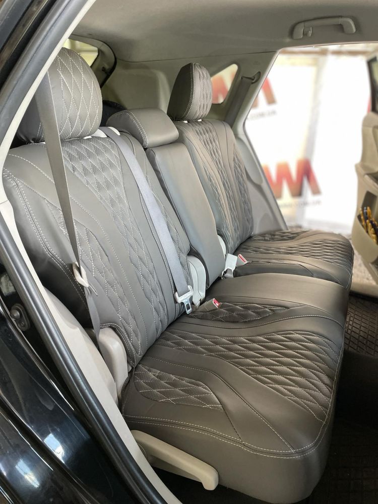 Модельні авточохли на Toyota Venza