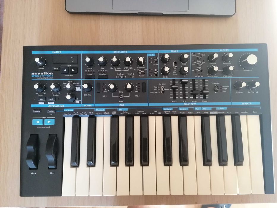Novation Bass Station - Analogowy Syntezator Mono/Parafoniczny AFX
