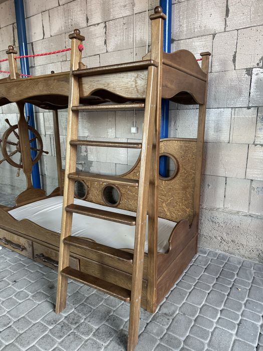 Ліжко дитяче із дуба