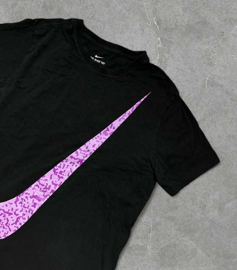 Koszulka Nike Czarna Logo Fiolet Męska L