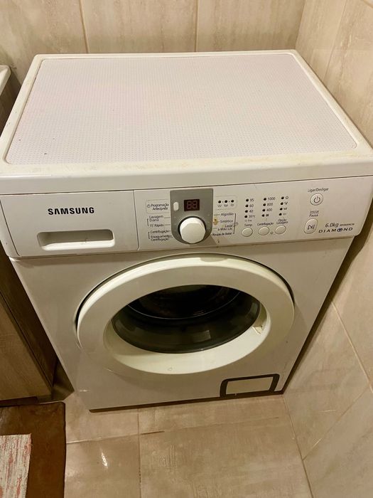 Máquina de Lavar Roupa- Excelente Estado e Bom Preço