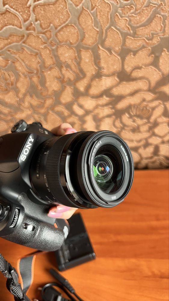 Цифровий дзеркальний фотоапарат Sony Alpha SLT-A58