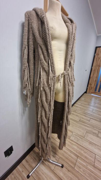 Fobya Chunky Knit kardigan maxi długi sweter ciepły wełna alpaka frędz
