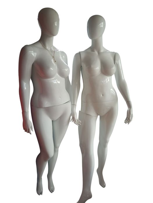 Manekin damski 2XL  wysoki, lakierowany do ekspozycji odzieży plus s
