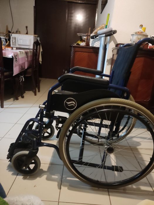 Cadeira de rodas pouco uso