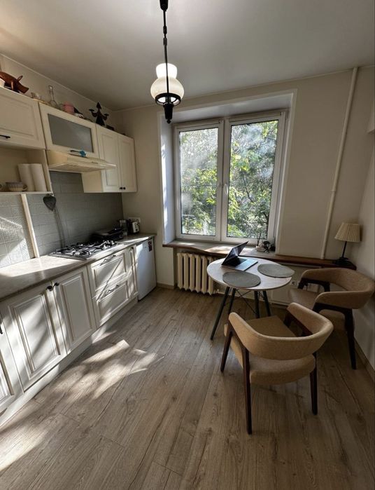 Здам від власника квартиру подобово та погодинно в центрі Запоріжжя