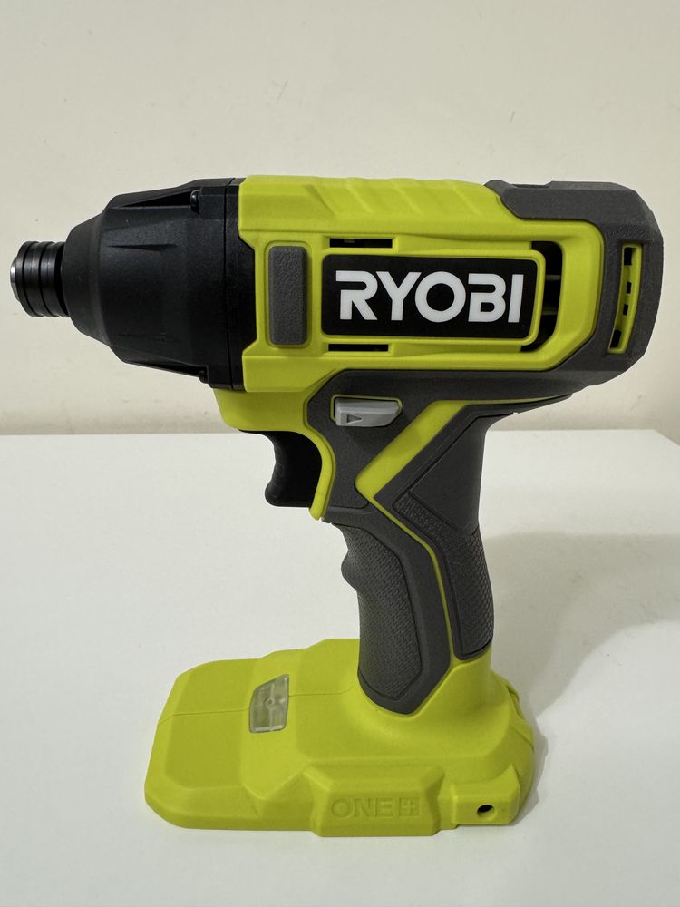 Набір електроінструменту. Шуруповерт Ryobi PLC206 + імпакт RyobiPCL235