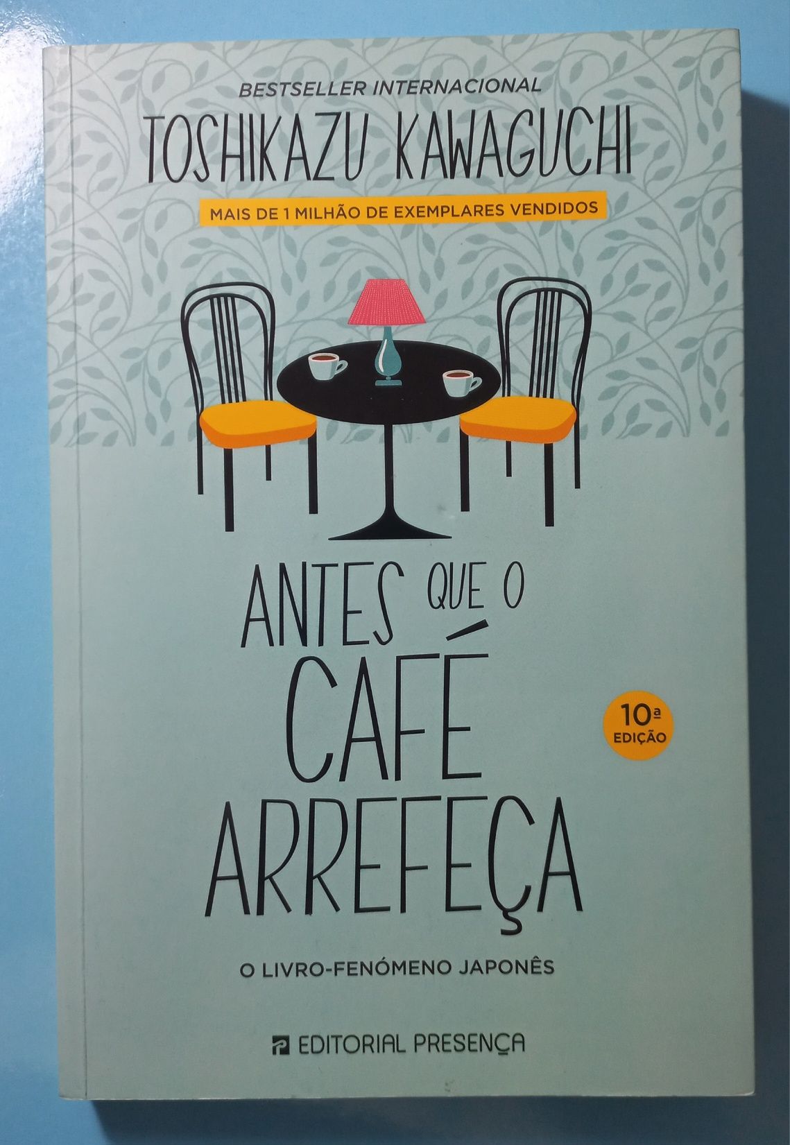 Livro: "Antes que o café arrefeça"