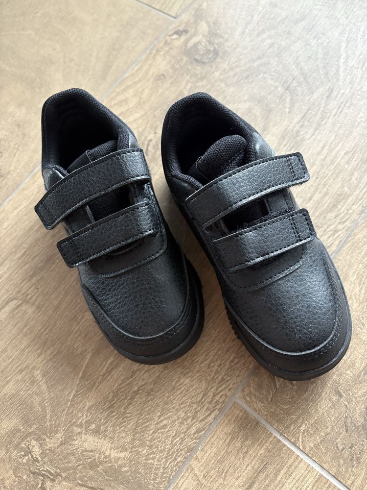 Дитячі кросівки Adidas
