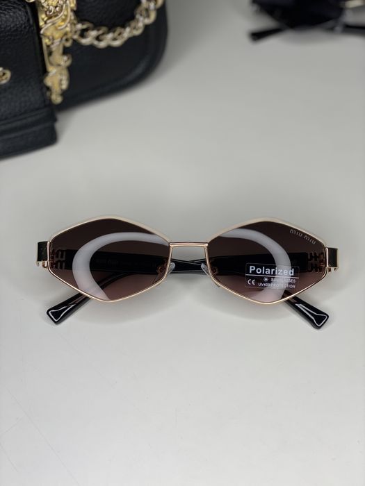 Женские очки MIU MIU Polarized черные/коричневые Ромбы с поляризацией