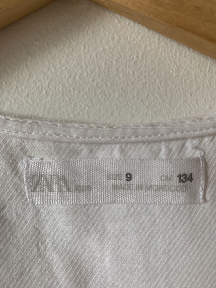 ZARA KIDS - WHITE BLOUSE SIZE 9 anos / 140