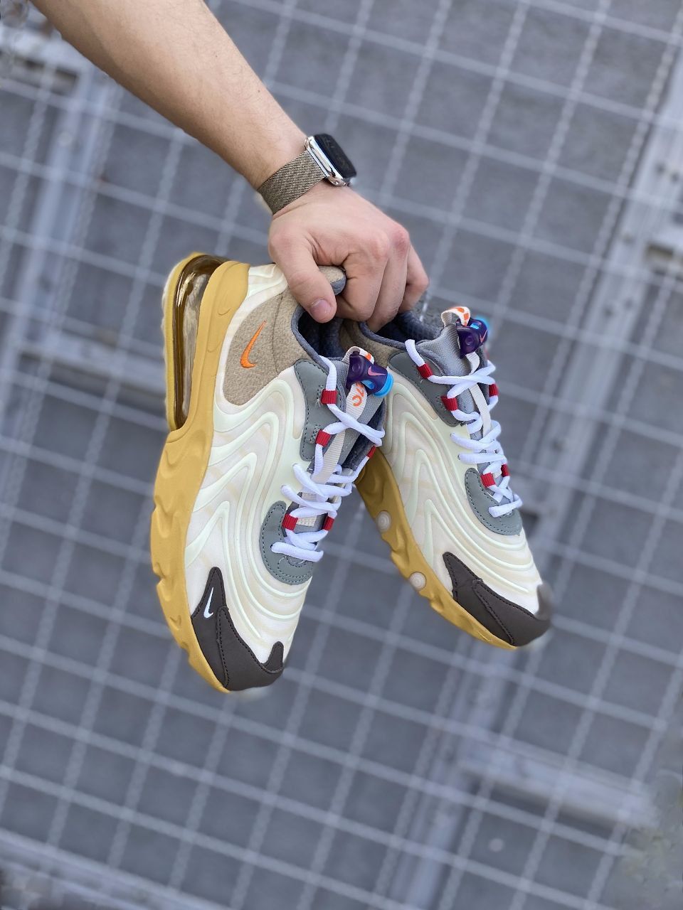 Чудові кросівки Travis Scott x Nike Air Max 270 React Cactus Trails