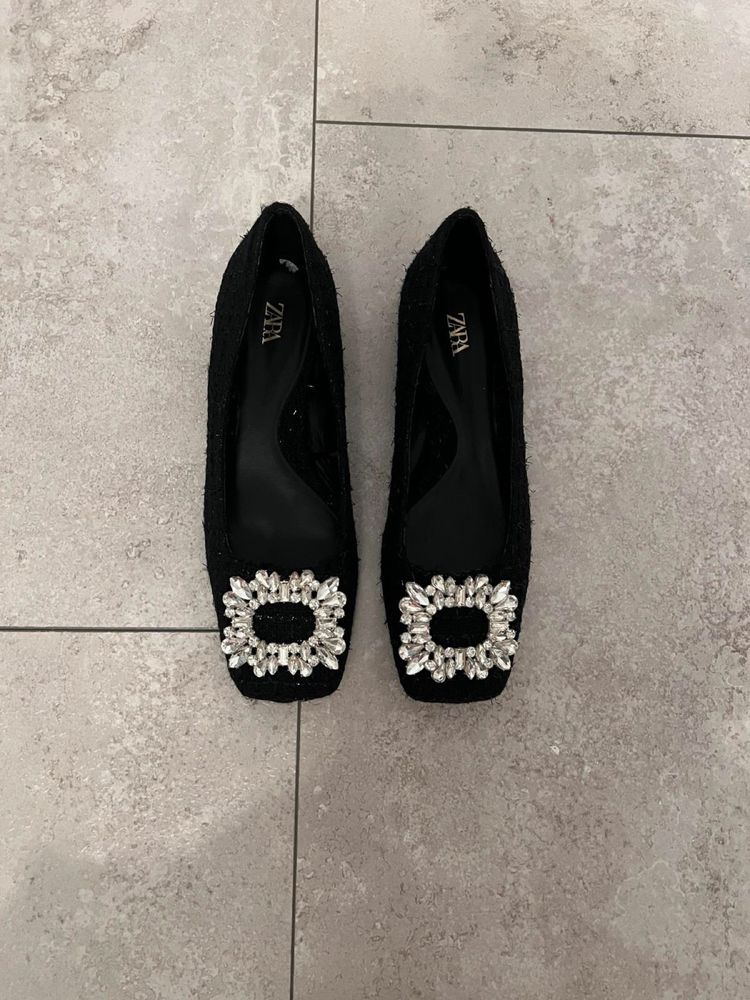 Туфлі Zara чторні твідові з прикрасою