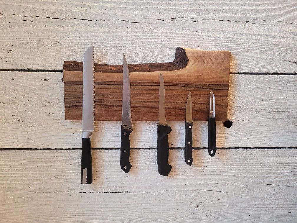 Drewniana deska magnetyczna na noże orzech włoski handmade