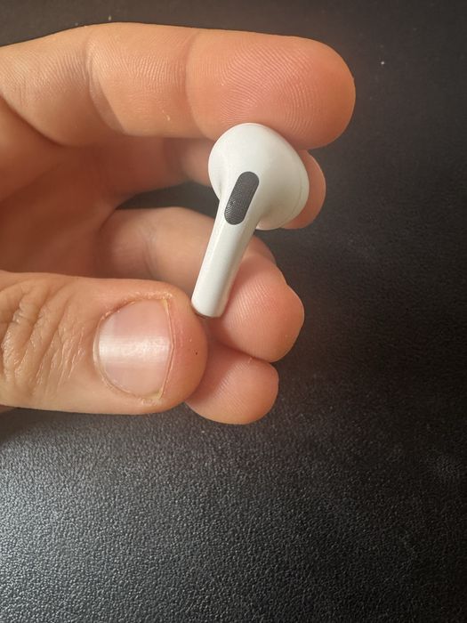 Jedna Słuchawka AirPods Pro (prawa)