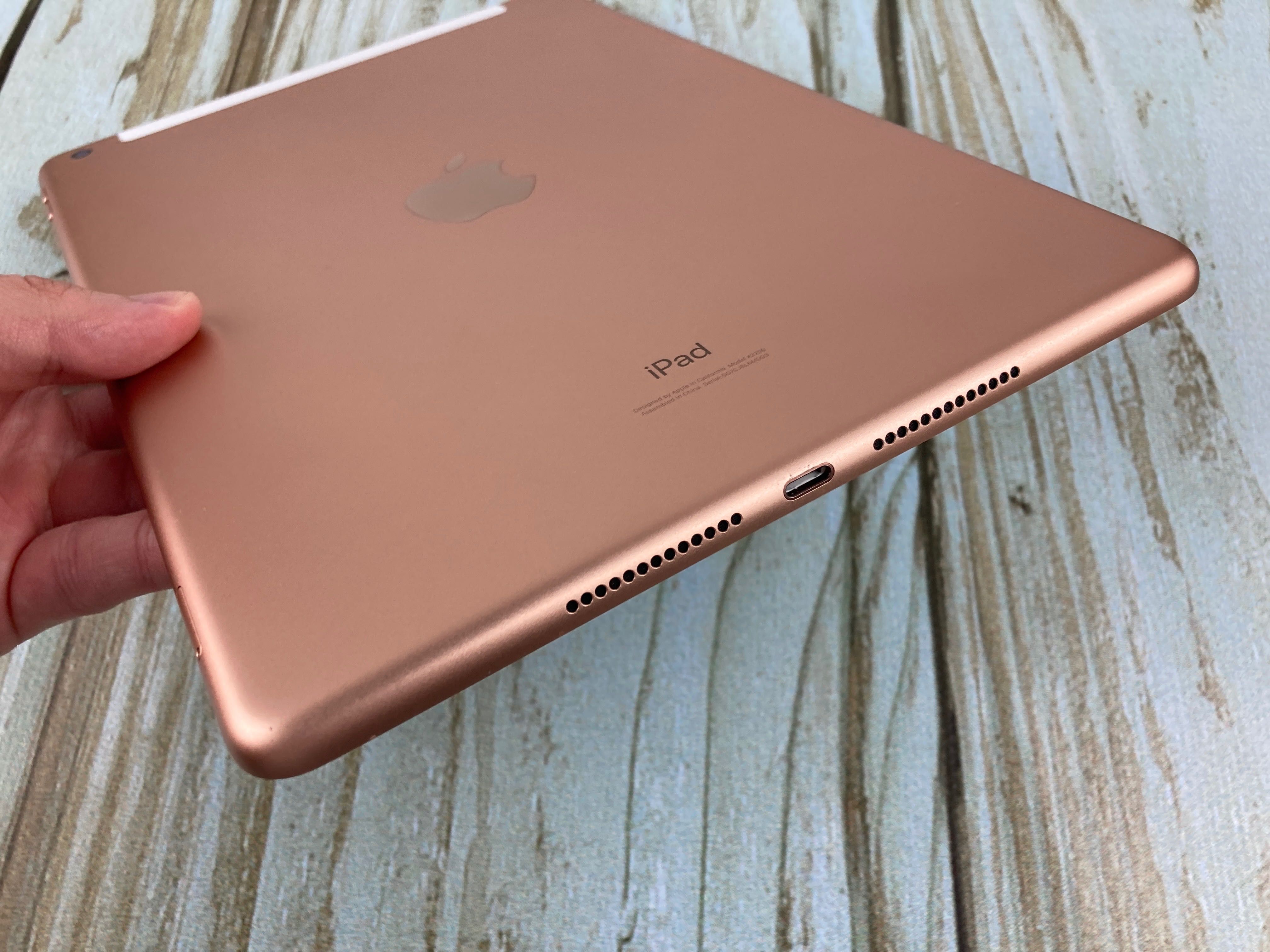 Планшет Appel iPad 7th, 2019, 32GB, LTE, Rose Gold.