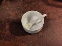 Cukiernica ceramiczna z łyżeczką
