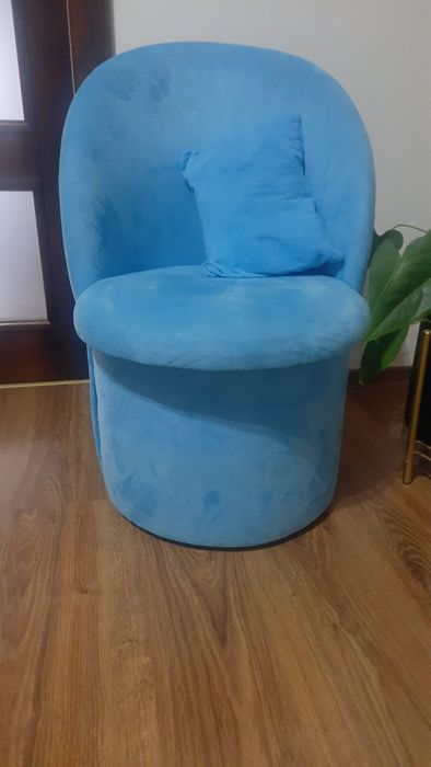 Pufa z oparciem otwierana