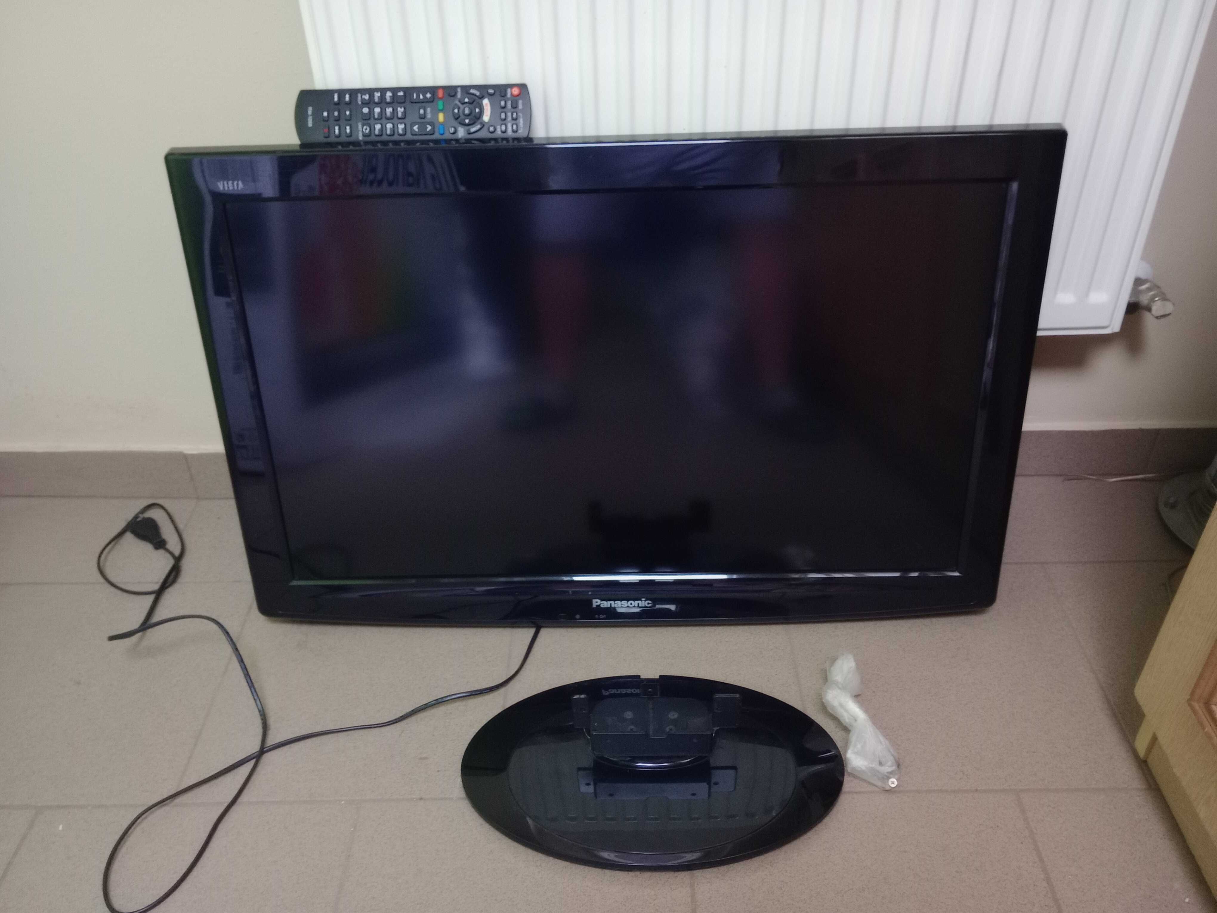 LCD Panasonic 32 cale TX-L32C10P, używany w dobrym stanie za 100zł!