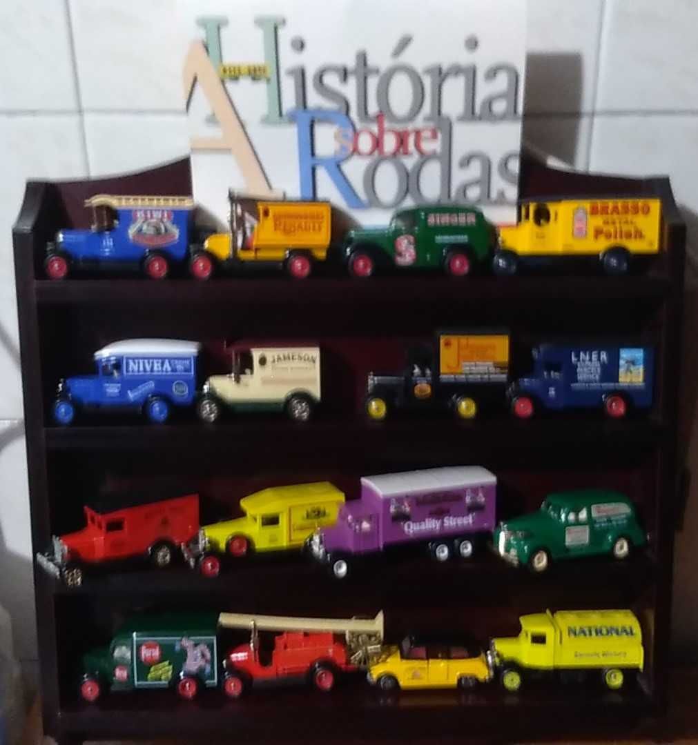 Carros antigos com publicidade