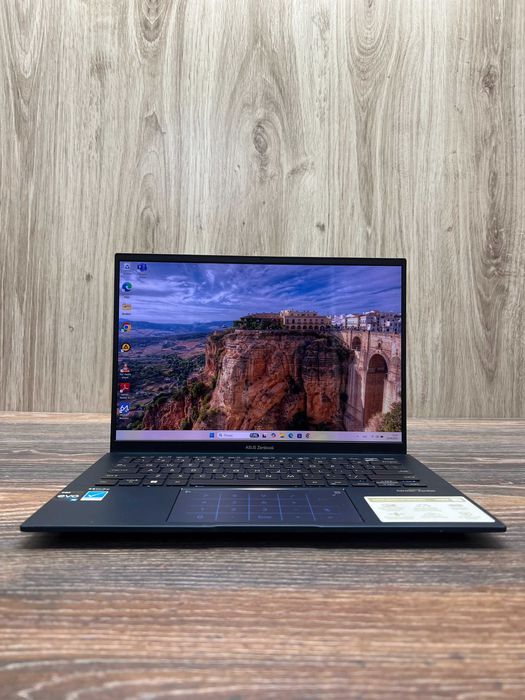 Компактний ноутбук Asus ZenBook 14" 2.8K OLED| i5-1240P|-8GB|SSD-512GB
