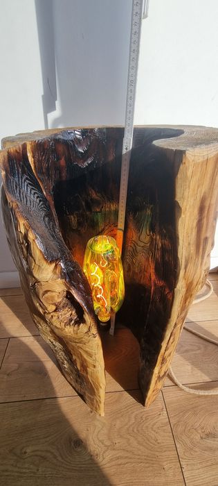 Lampa Stojąca z Litego Drewna