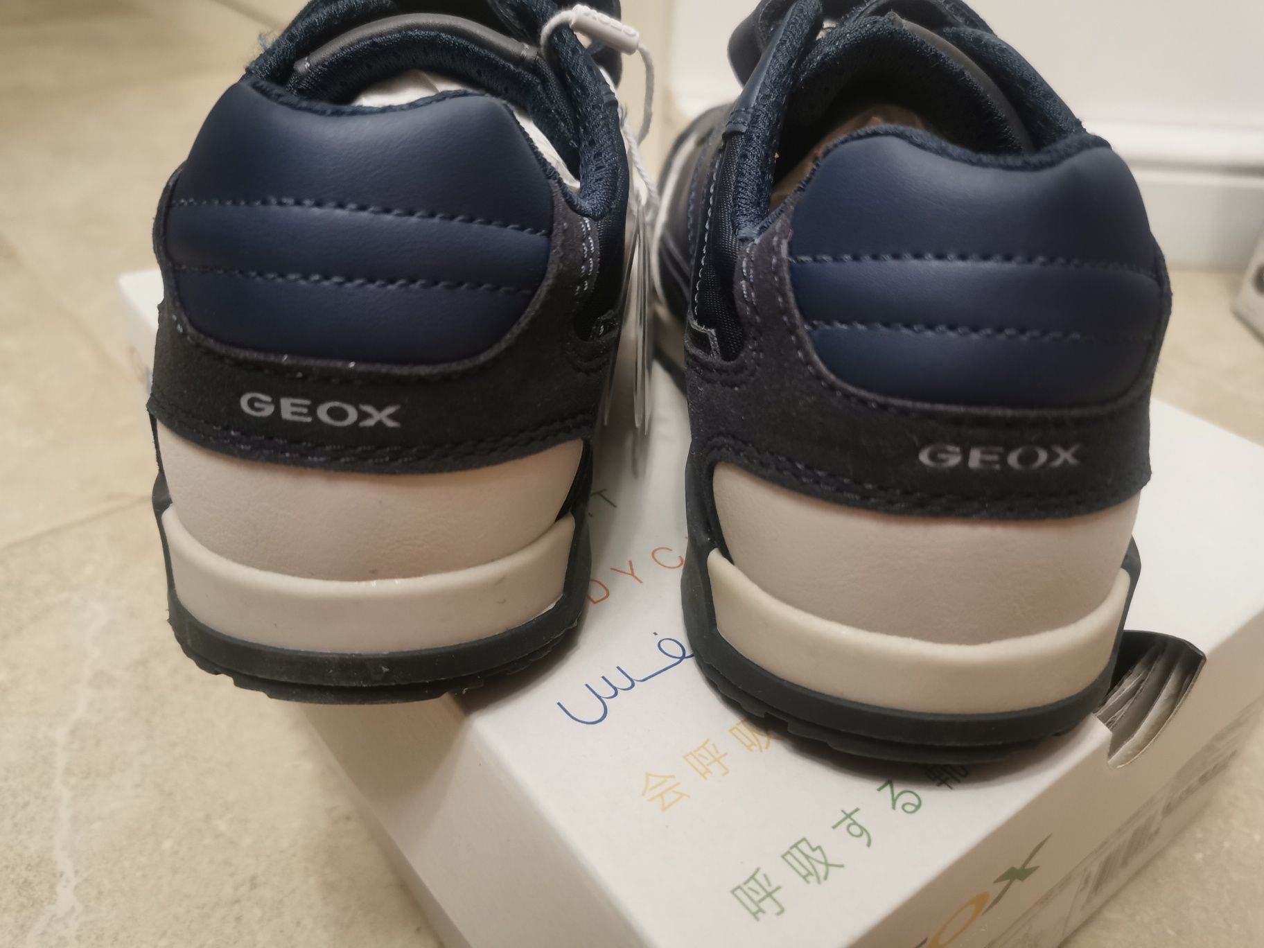 Демисезонные ботинки на мальчика Geox, 34 размер