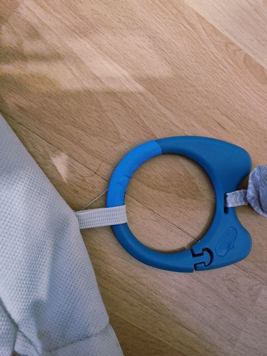 Mata dla niemowląt z motywem morskim i grającą karuzelą Tiny Love