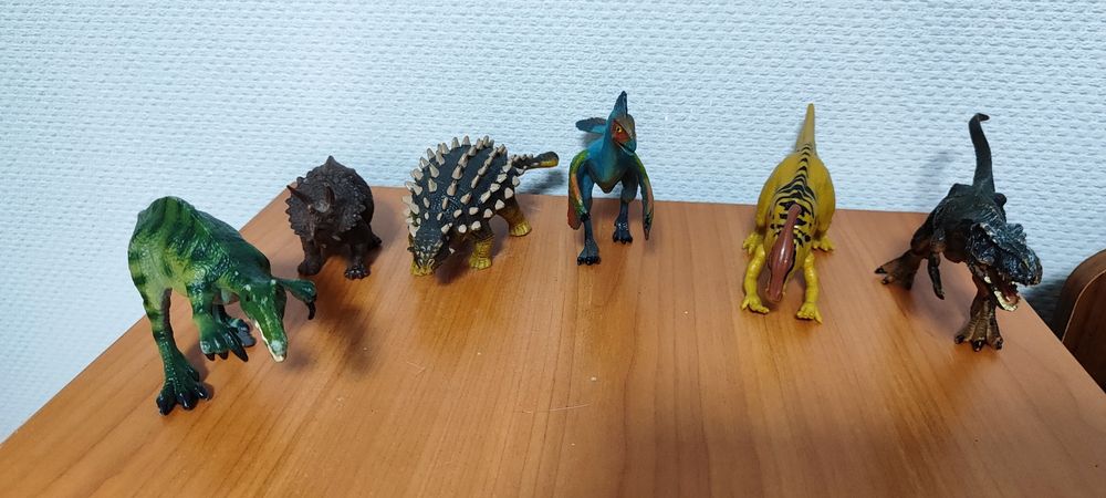 Динозаври, колекція, тірекс,карнотавр, баріонікс