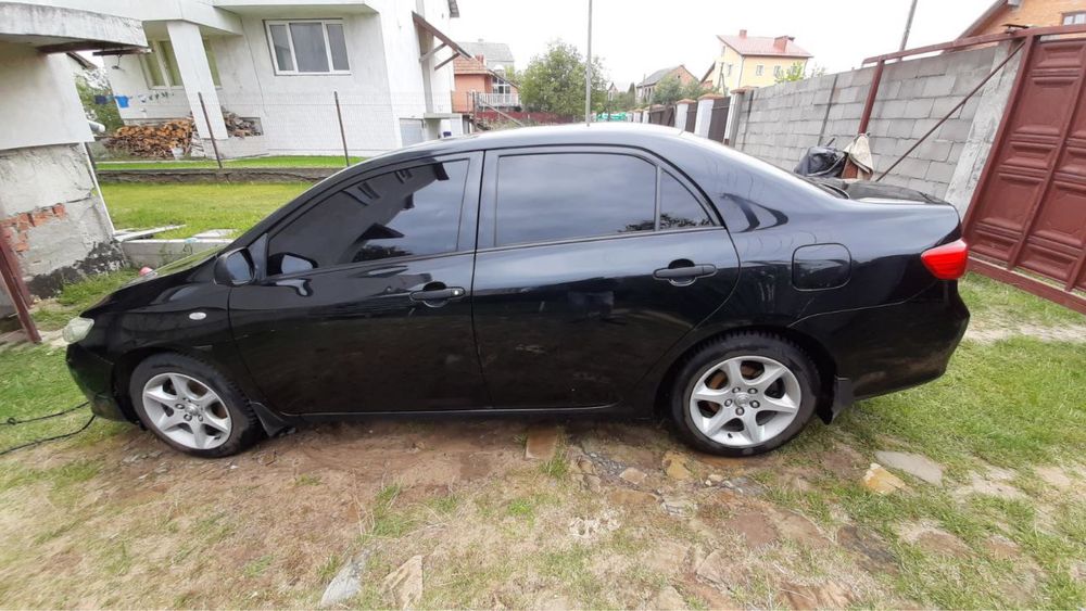 Авто тойота королла, Toyota Corolla 2010 дизель чорна