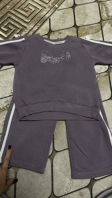 Лот одягу на дівчинку