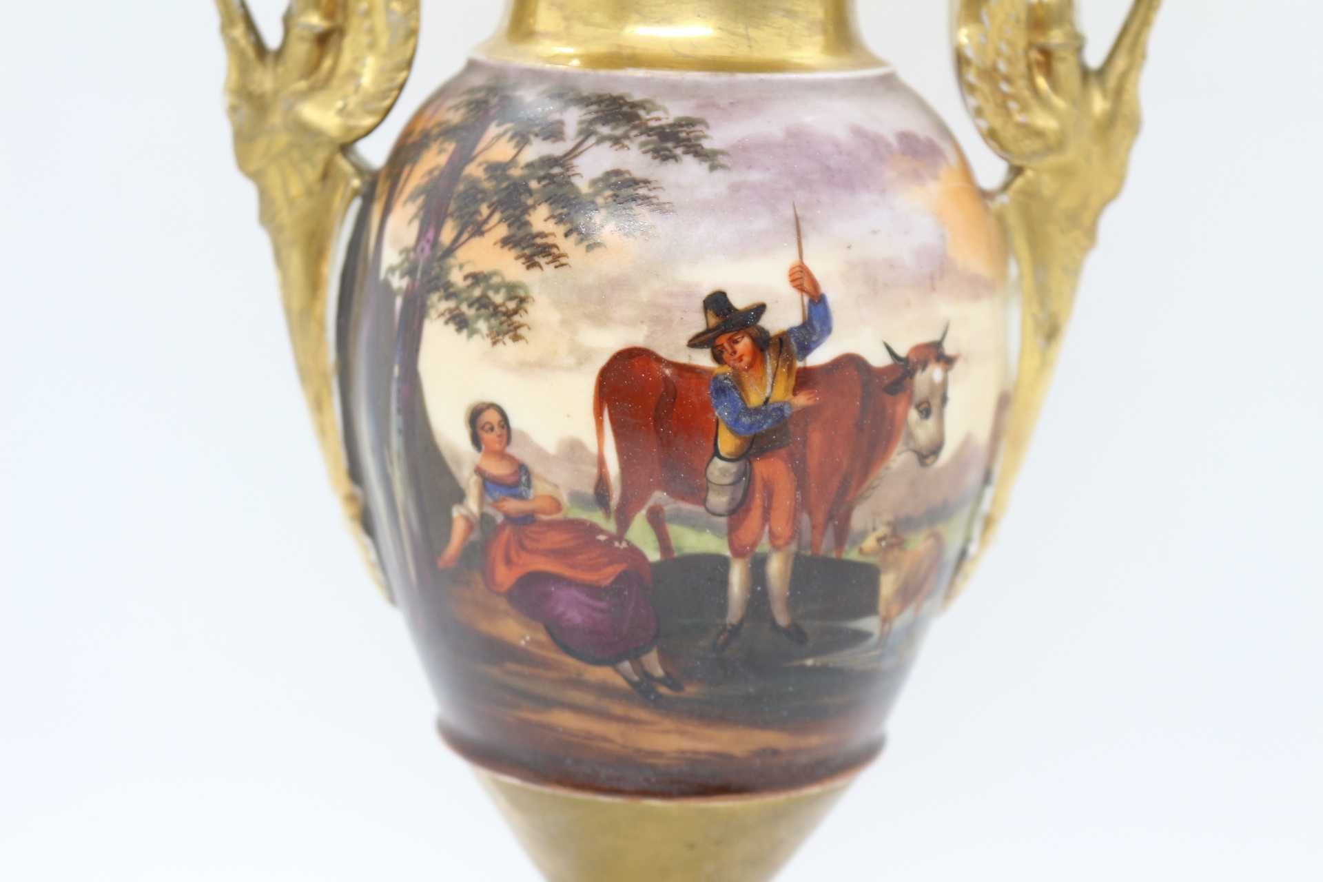 Ânfora Império Francesa Sèvres XIX decoração Cenas Campestres 25 cm