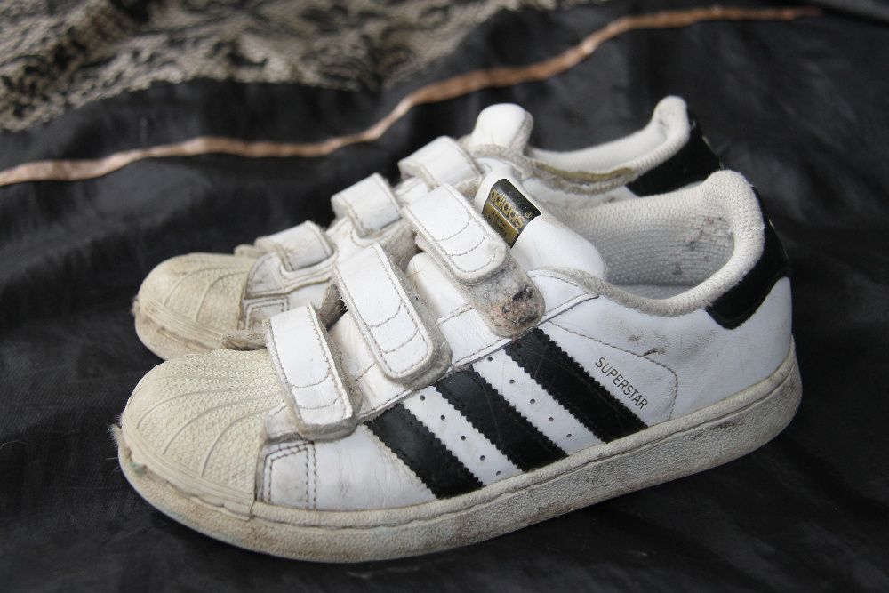 Продам детские оригинальные Кроссовки Adidas Superstar B26070 Белые
