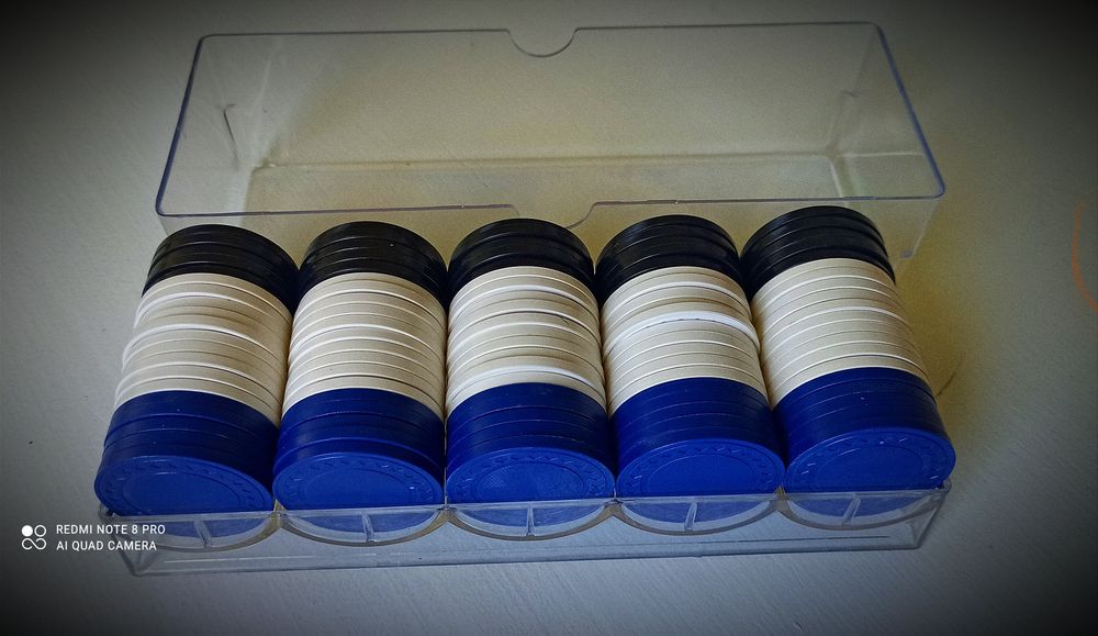 Набір покерних фішок (100 шт.) – Ідеально для домашніх ігор!