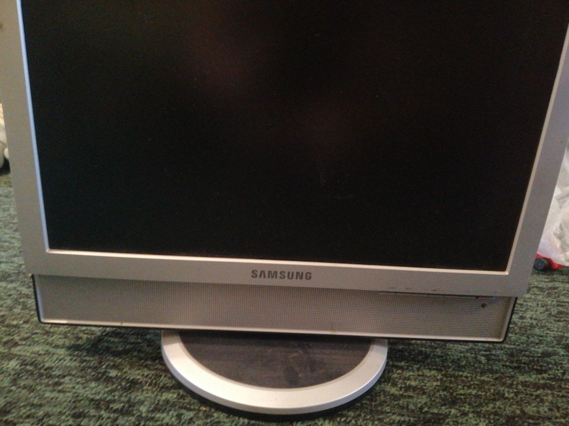 Квадратный монитор ЖК Samsung SyncMaster 941 mp