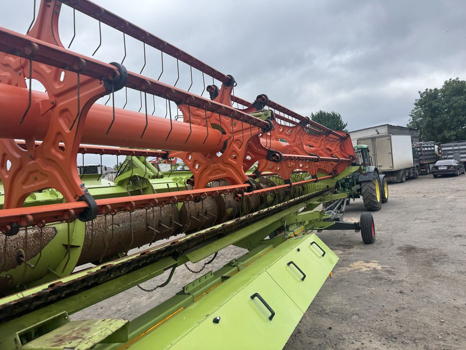 Продам жатку Claas V1050
