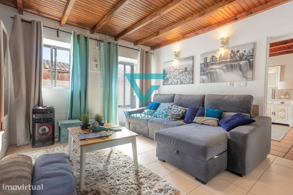 Moradia T2 remodelada c/ terreno Várzeas/Mt. Real – Leiria