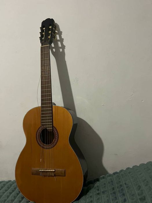 Продам або обміняю на акустичну