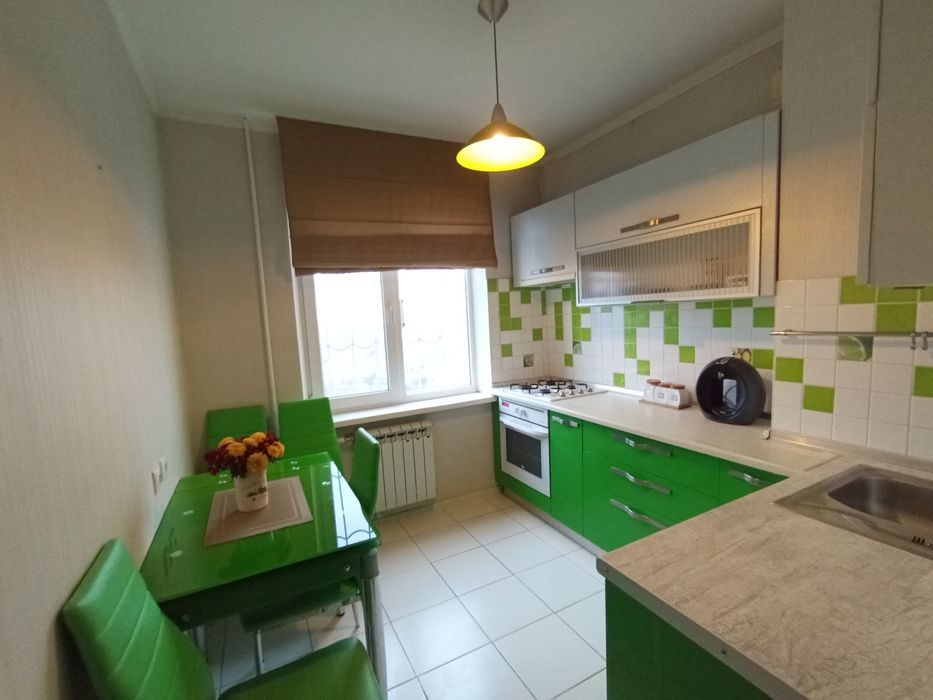 Здам в довгострокову оренду 2-х к.квартиру на Семена Палія.