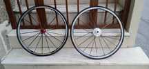 Groupset - Rodas Mavic Ksyrium Elite ES com cassette e pneus