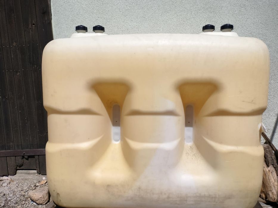 Sprzedam ZBIORNIK 2000l