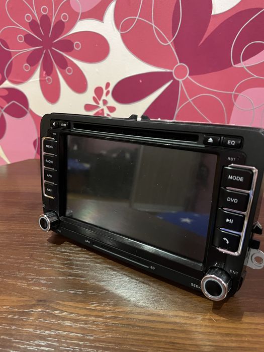Продам штатну магнітолу з гольфа 6
